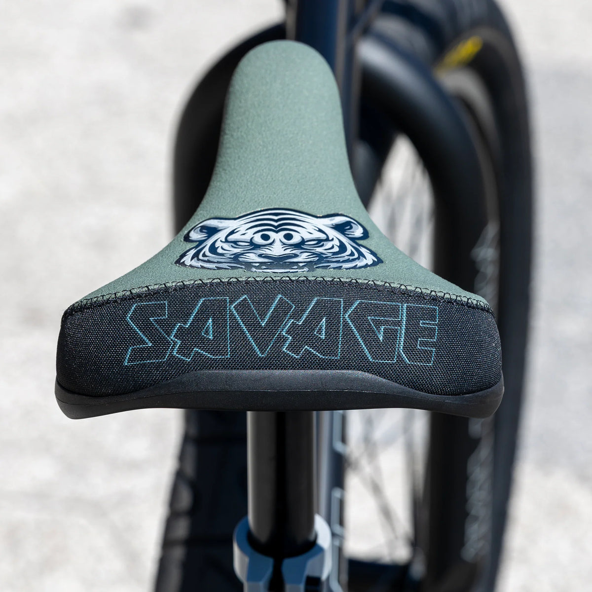 SAVAGE FLYER 27.5" BLACK MAIDEN
